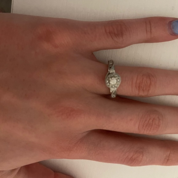 Diamond Ring - Picture 6 of 6